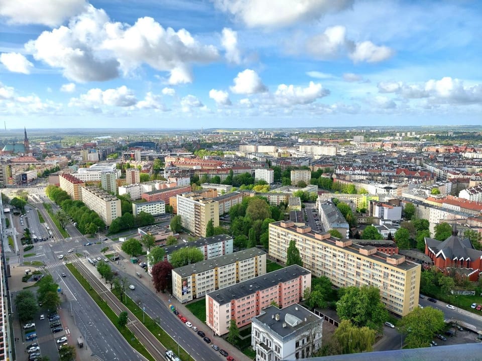 Off site, View (from property/room), Balcony/Terrace, City view, Landmark view, Street view