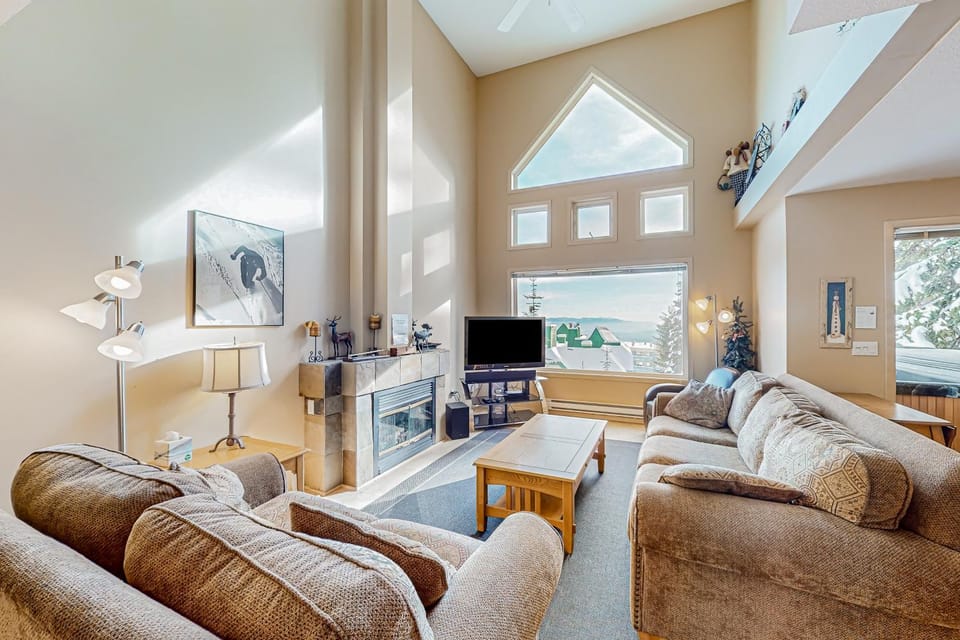 SnowCrest Village, Unit 5A House in British Columbia
