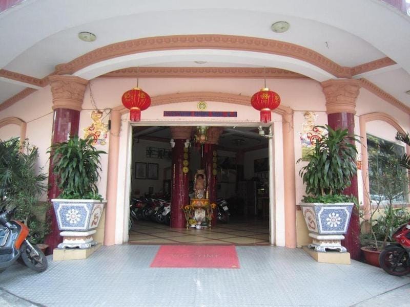 Facade/entrance