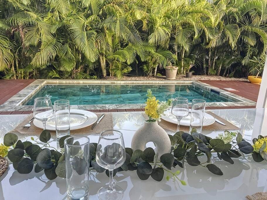 Patio, Day, Garden, Dining area, Pool view, Swimming pool