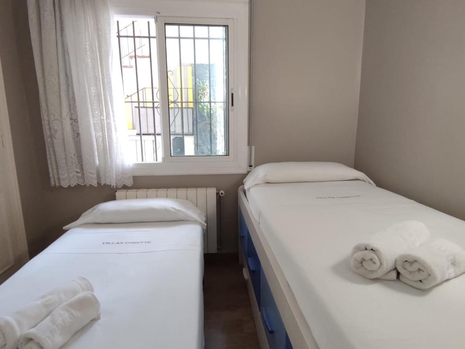 Apartamento con terraza a metros de la playa y zona comercial, ideal familiar - Costa Brava - ES-209-68 Apartment in Platja d'Aro