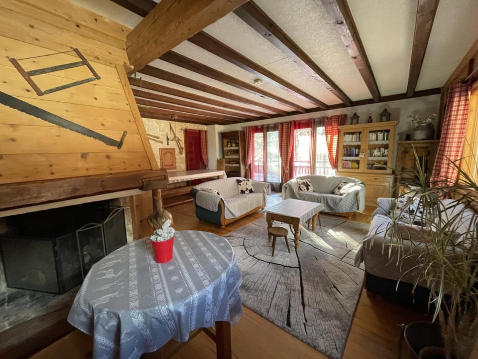 Chalet Confortable 14 Pers, 6 Ch, Wi-Fi, Parking, 300m des Pistes Serre Chevalier - FR-1-762-50 Chalet in Saint-Chaffrey