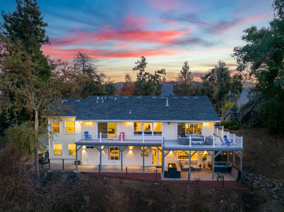 Property building, Day, View (from property/room), Balcony/Terrace, Sunrise, Sunset