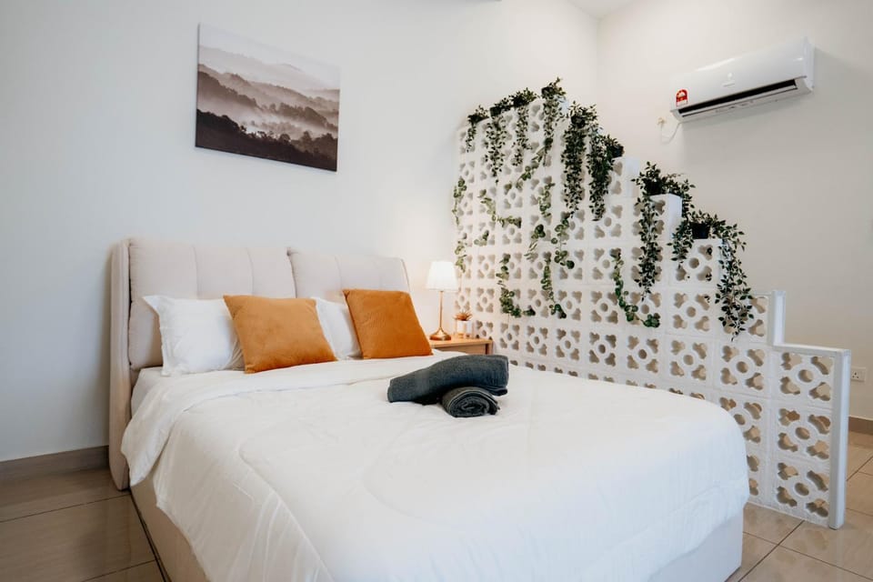Bed, Bedroom, towels, air conditioner