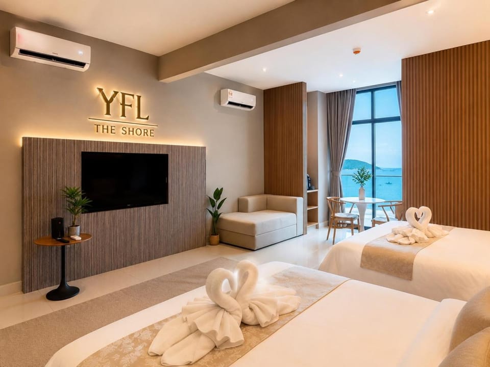 Communal lounge/ TV room, Bed, TV and multimedia, Photo of the whole room, Bedroom, towels, air conditioner