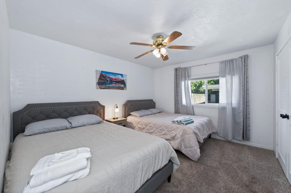 Del Mar pool Home House in Fresno