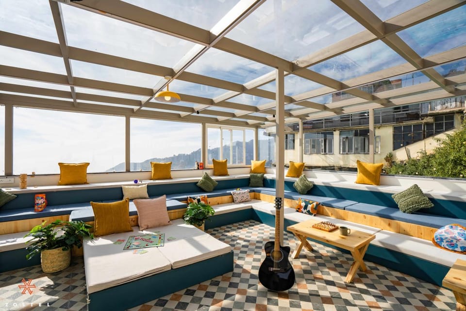 Communal lounge/ TV room, Balcony/Terrace, Seating area