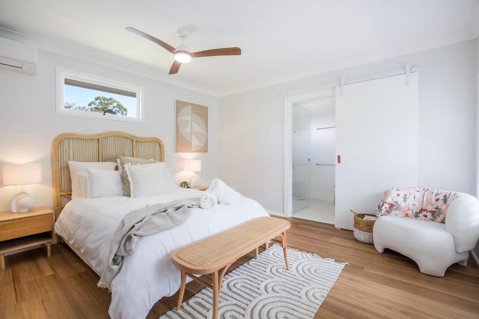 Fleur de Chalet - Pet Friendly - 10 Mins Walk to Beach House in Culburra Beach