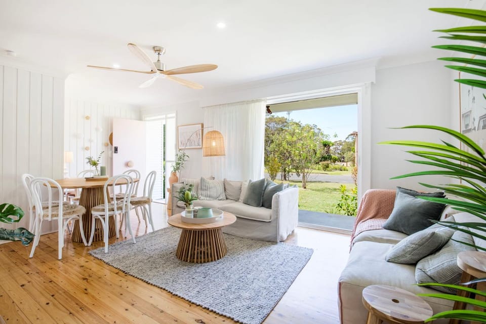Fleur de Chalet - Pet Friendly - 10 Mins Walk to Beach House in Culburra Beach