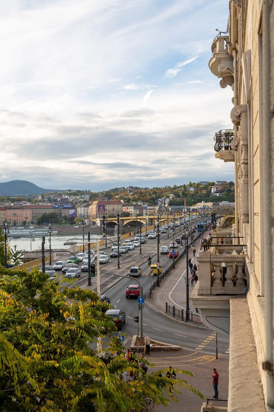City view, River view, Street view, Location