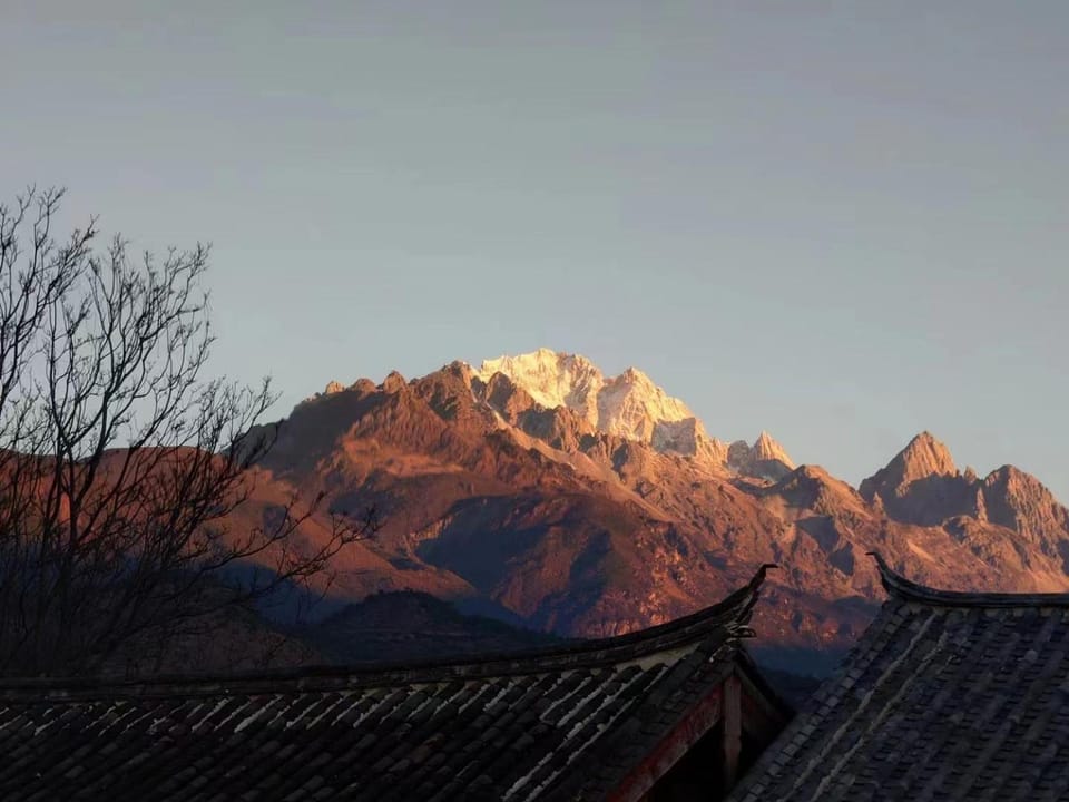 Nearby landmark, Day, Natural landscape, Balcony/Terrace, Mountain view