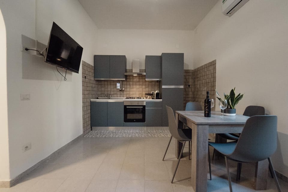 TV and multimedia, Kitchen or kitchenette, Living room, Dining area, pet friendly, stove