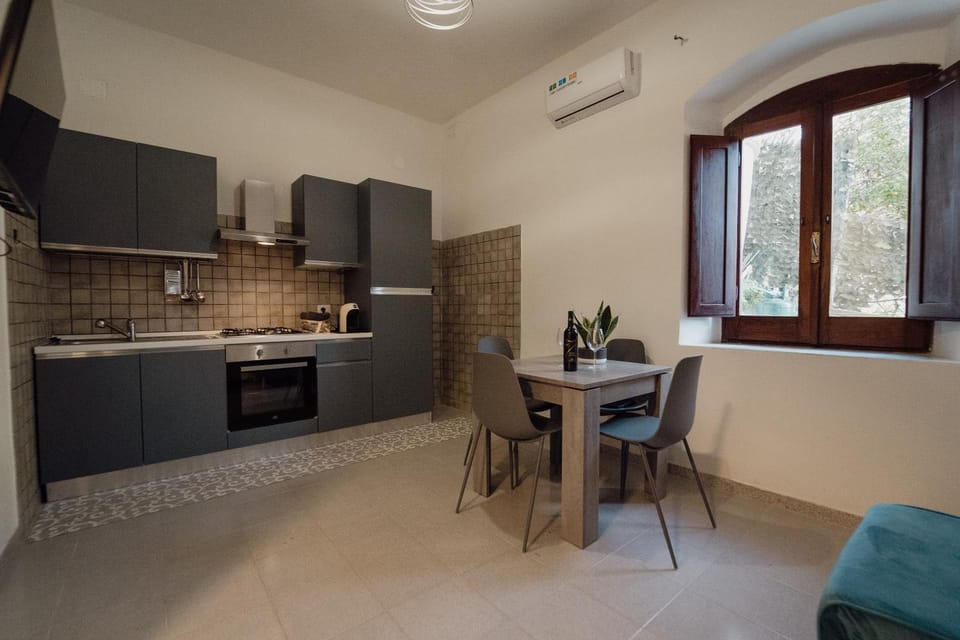 Kitchen or kitchenette, Living room, stove, air conditioner