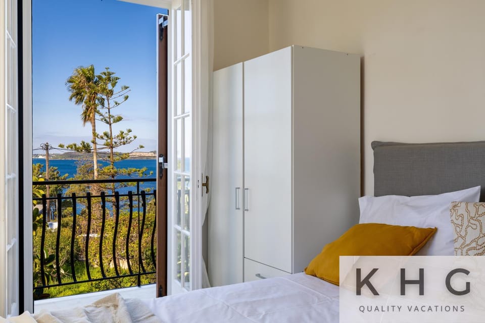 Théa Lassi 2 bedroom apartment, First floor Apartment in Argostolion