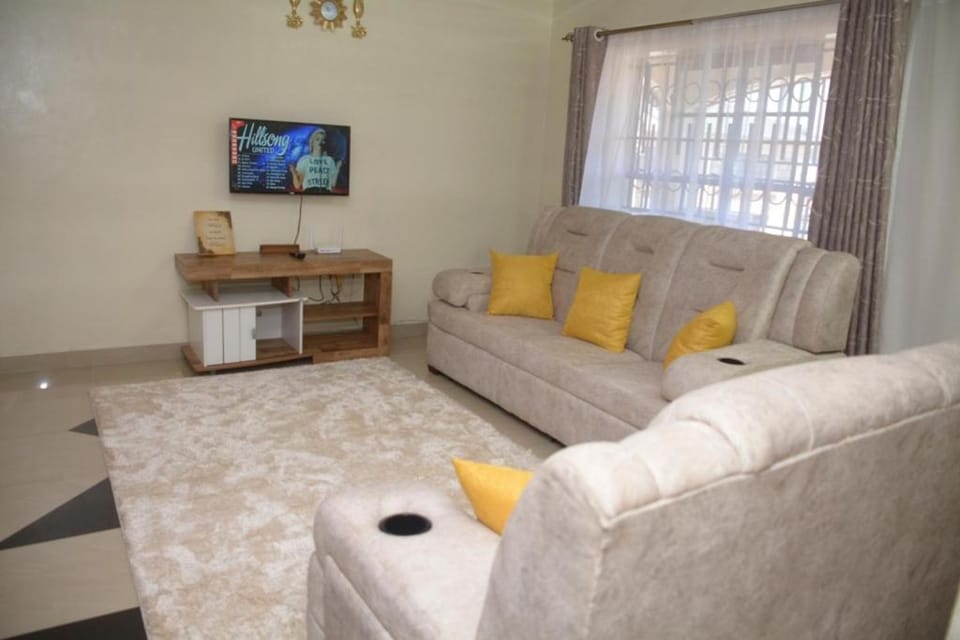 Elegant 2 Bedroom Apartment close to Rupa Mall, Noble Hotel,Poa PLace, Mediheal hospital, TopHill Hospital and St Lukes Hospital Apartment in Kenya