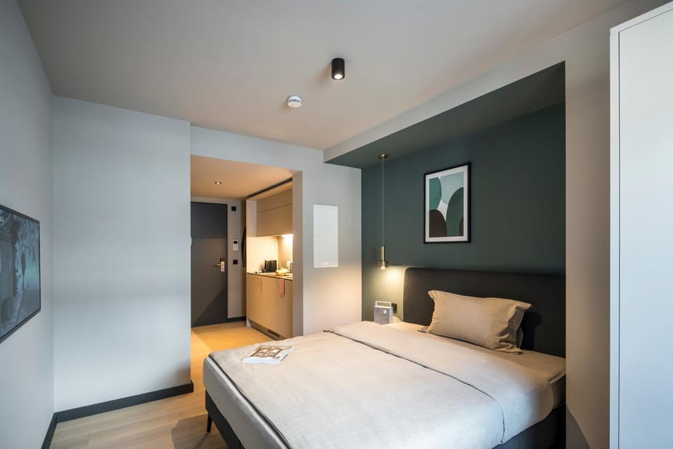 Bed, TV and multimedia, Photo of the whole room, Bedroom, wardrobe