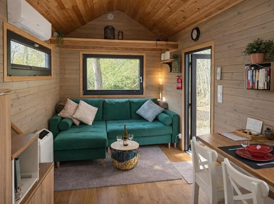 Living room, Bedroom