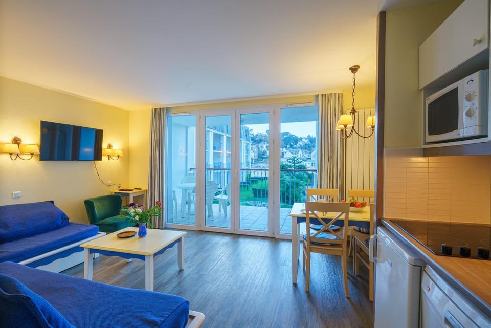 Balcony/Terrace, Living room, Dining area