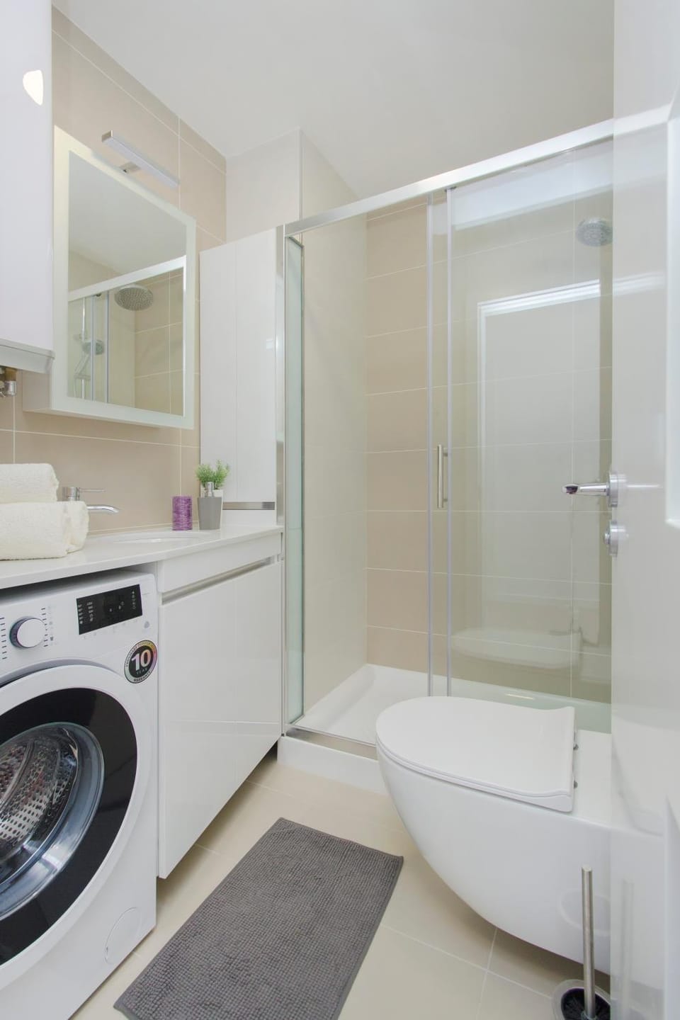 Shower, Bathroom, towels, washing machine