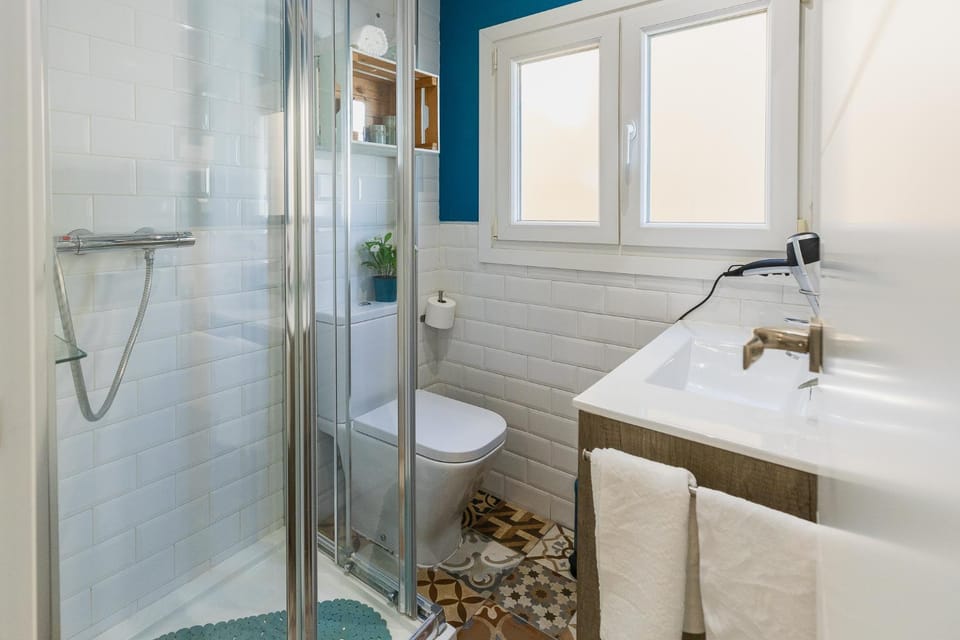Shower, Bathroom, towels