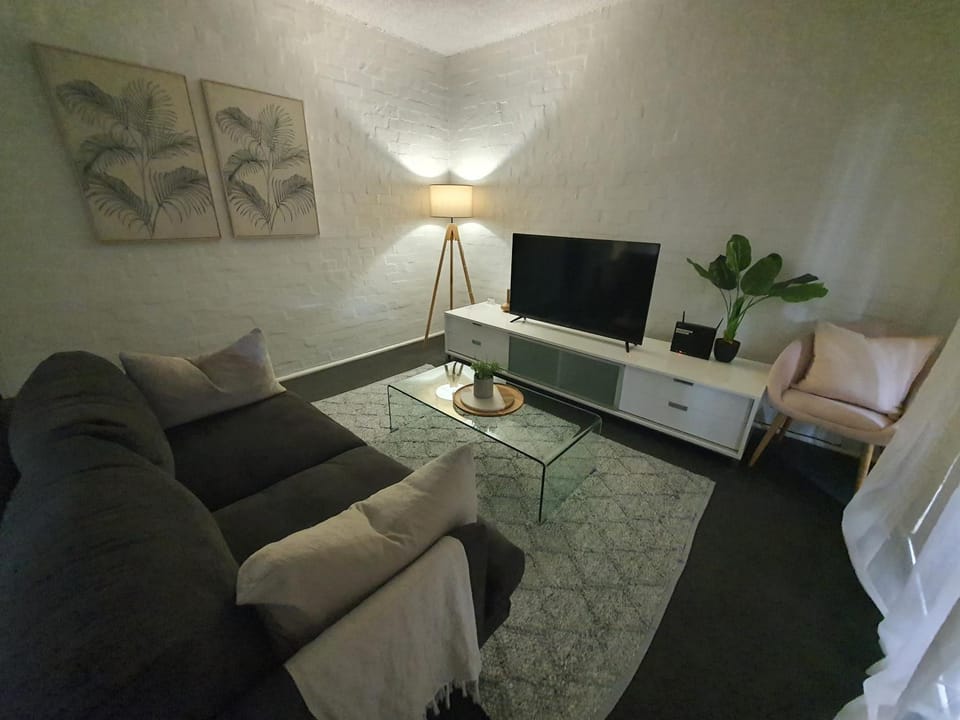 TV and multimedia, Balcony/Terrace, Living room, Seating area
