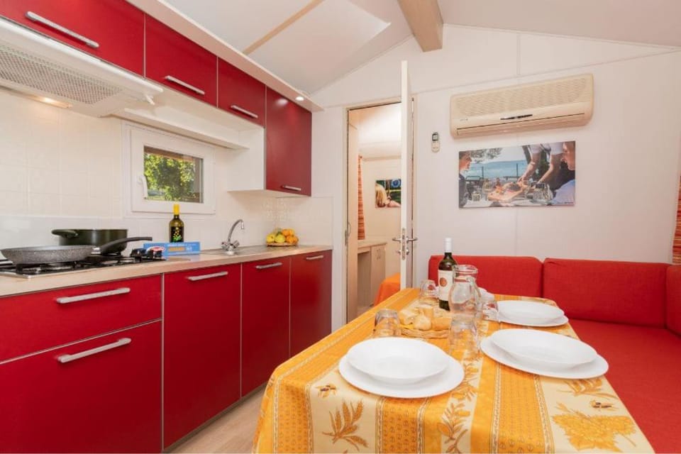 Kitchen or kitchenette, Living room, stove