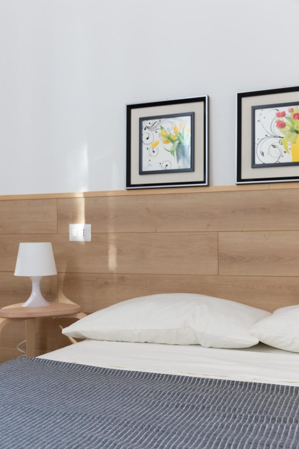 Bed, Photo of the whole room, Decorative detail, Bedroom