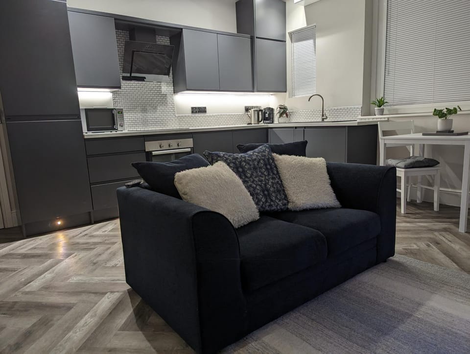 Kitchen or kitchenette, Living room, Seating area, Dining area, dishwasher, minibar, pet friendly, stove