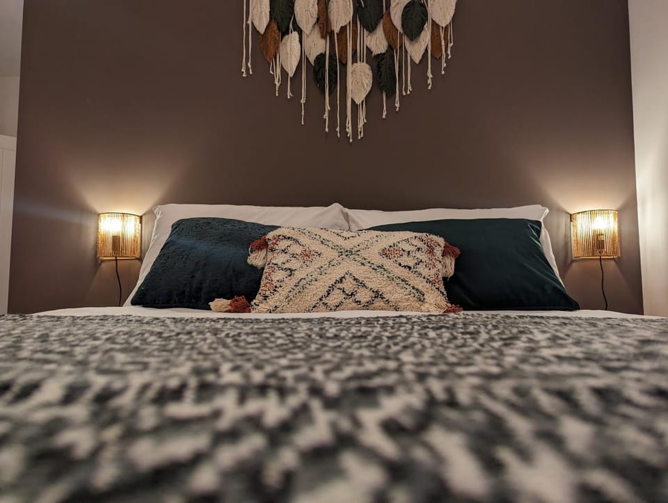 Bed, Bedroom
