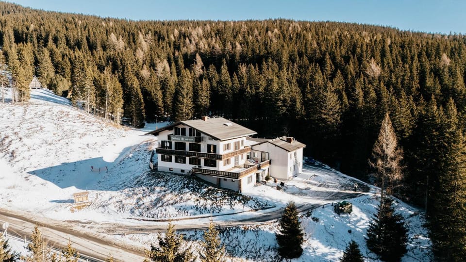 Property building, Day, Natural landscape, Winter, Mountain view