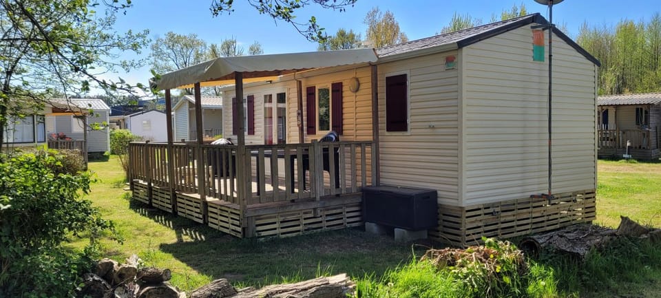 BBQ facilities, Nightclub / DJ, View (from property/room), Aqua park, Lake view, sunbed, sunbed