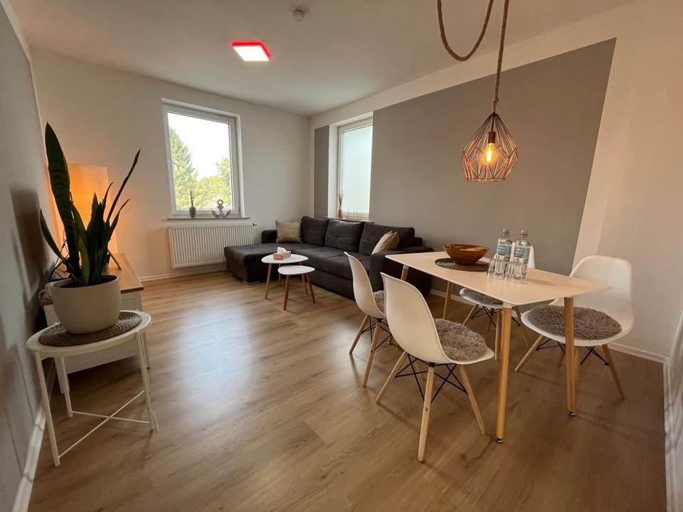 Living room, Seating area, Dining area