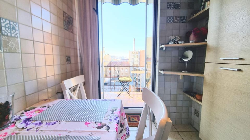 Balcony/Terrace, kitchen