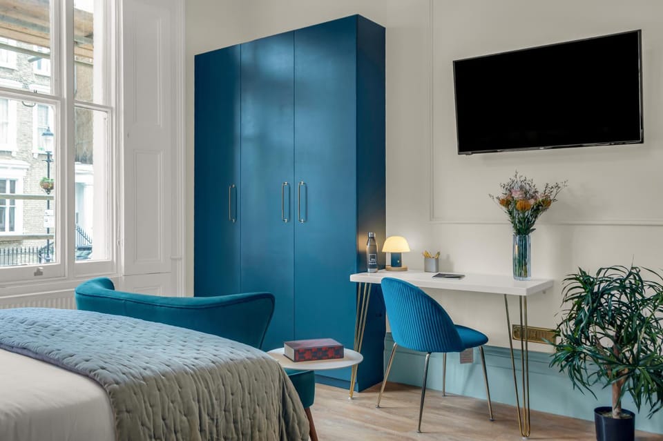 Living room, Seating area, wardrobe