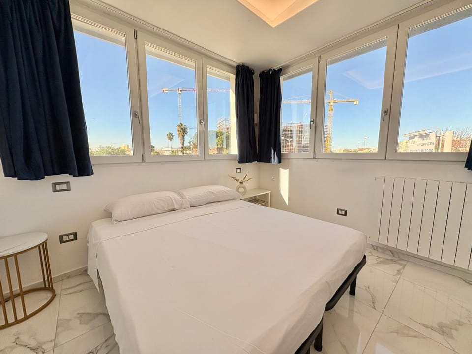 Bed, View (from property/room), Balcony/Terrace, Photo of the whole room, Bedroom, internet