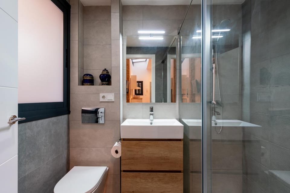 Shower, Toilet, Bathroom