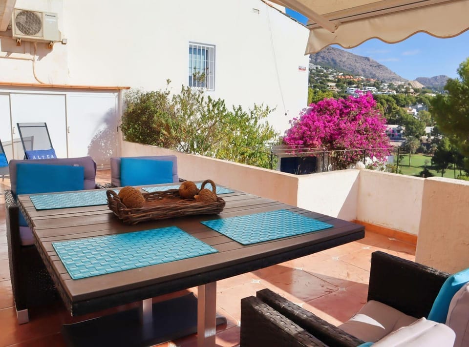 Solarium, Balcony/Terrace, Other, Dining area, Area and facilities