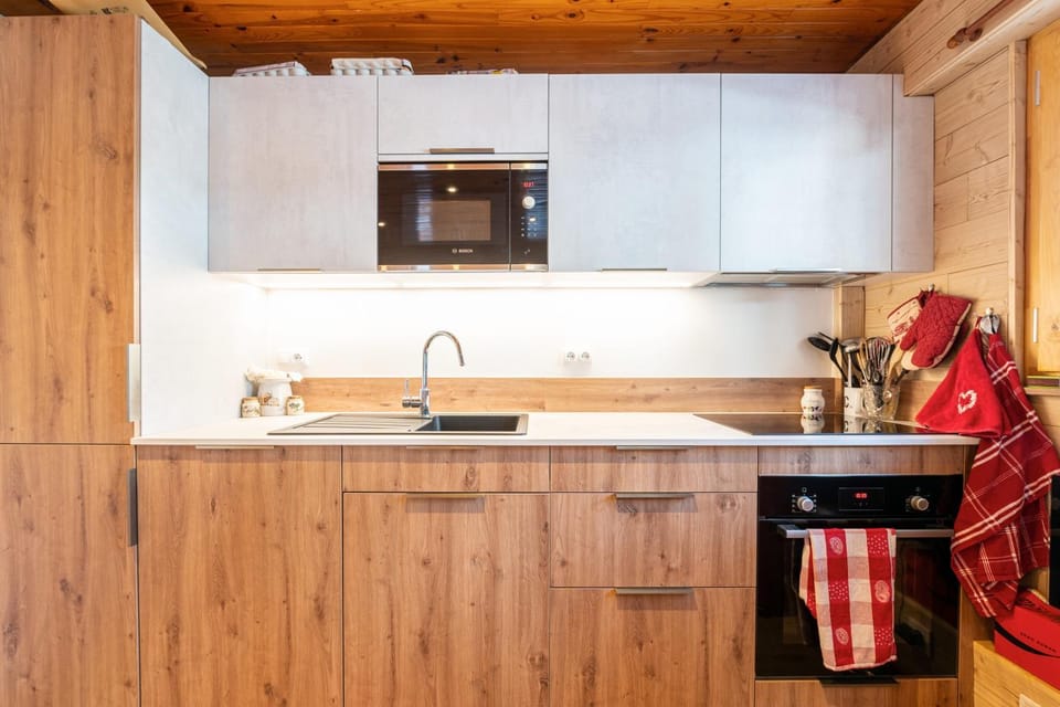 Kitchen or kitchenette, Living room