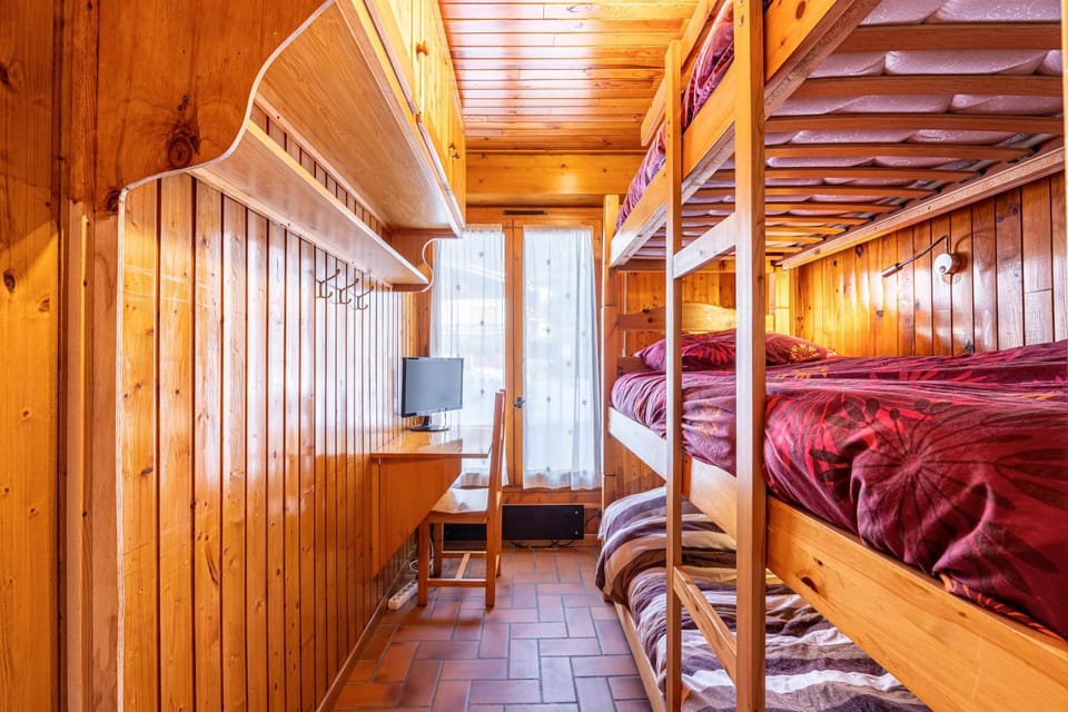 Property building, Living room, Bedroom