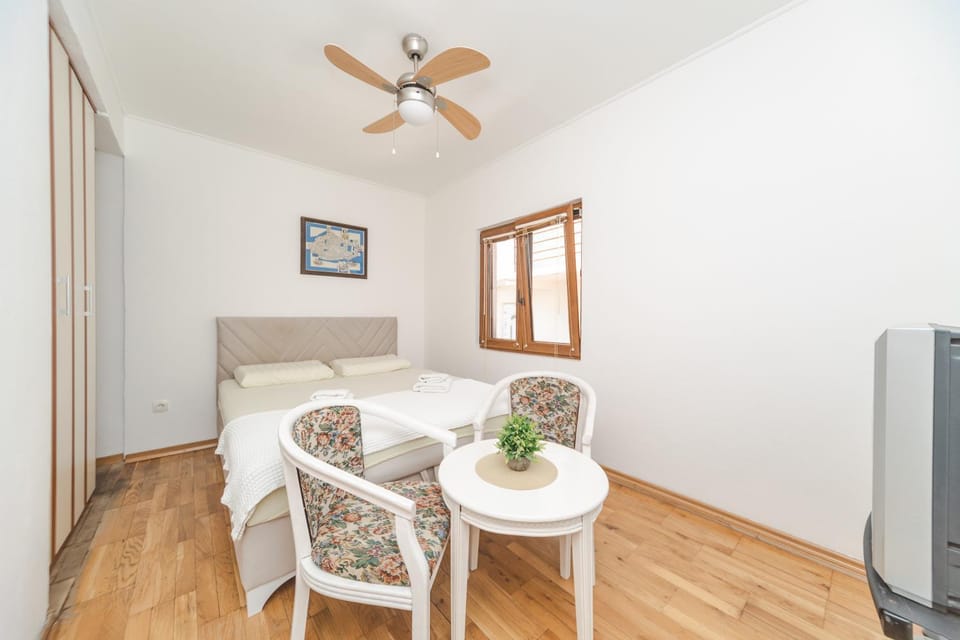 Guest House Zuber Bed and Breakfast in Budva Municipality