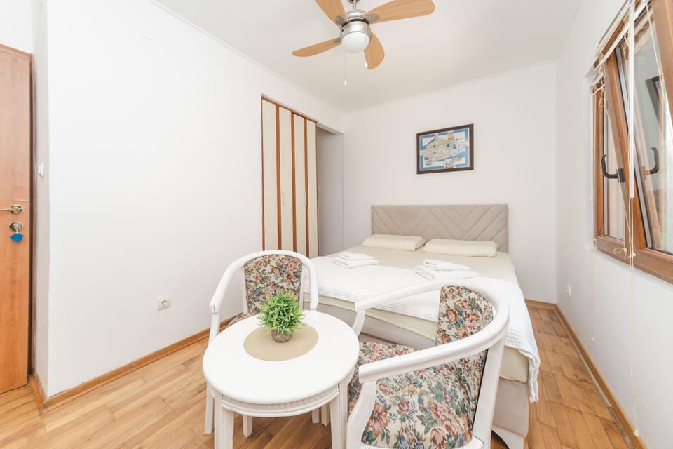 Guest House Zuber Bed and Breakfast in Budva Municipality