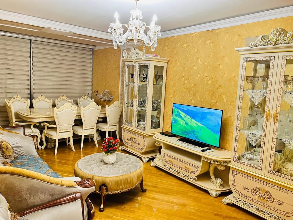 Communal lounge/ TV room, TV and multimedia, Living room, Seating area, Evening entertainment