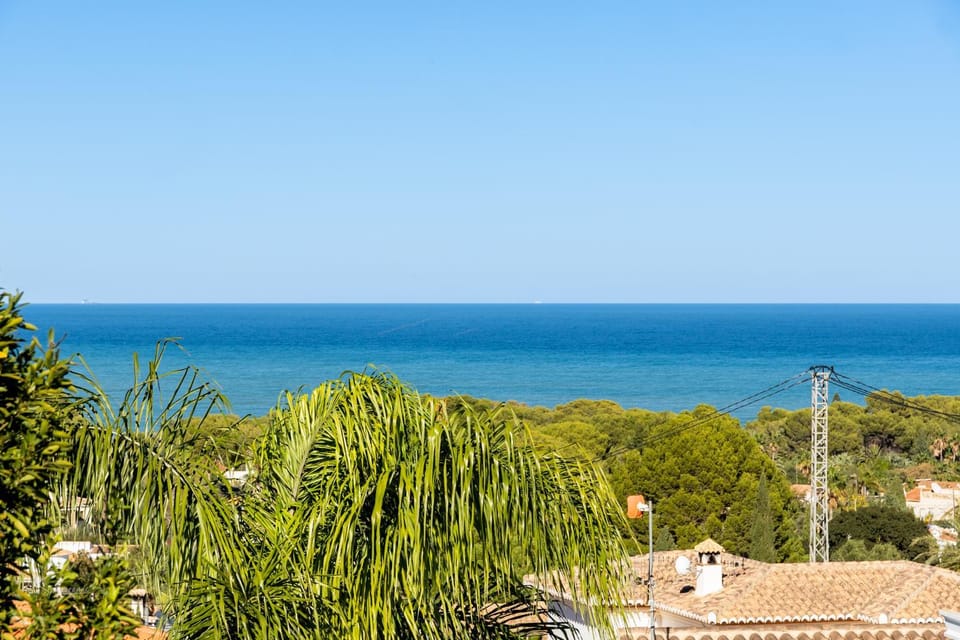 Property building, Day, Natural landscape, Summer, On site, Sea view, Sea view