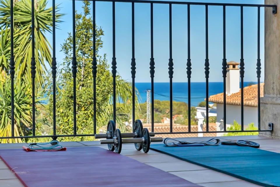 Day, Natural landscape, View (from property/room), Balcony/Terrace, Fitness centre/facilities, Sea view