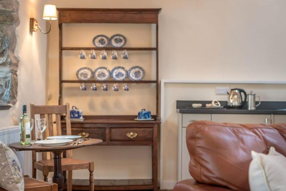 Property building, Seating area