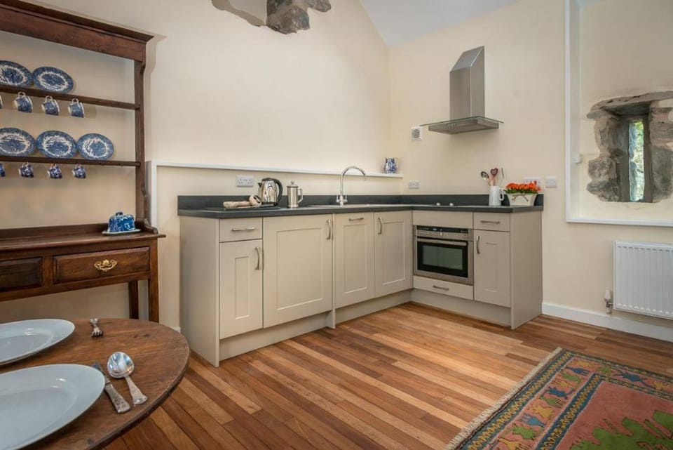 Property building, Kitchen or kitchenette, pet friendly, stove