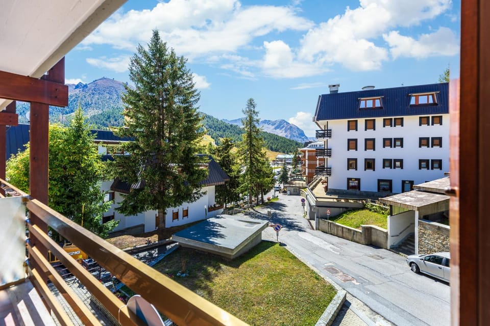 Hostdomus - Bianca Suite Apartment in Sestriere