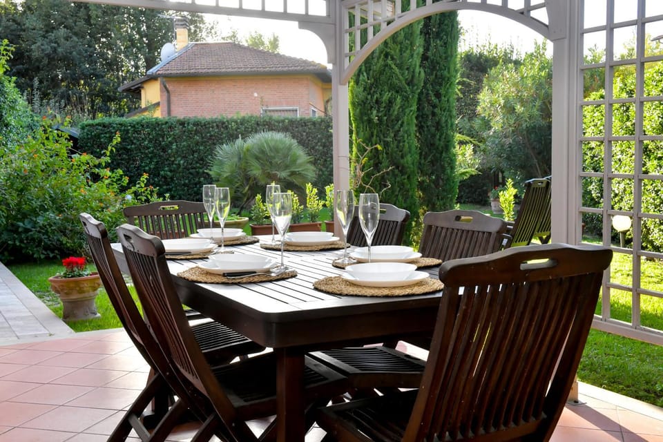 Patio, Garden, Garden, Balcony/Terrace, Living room, Seating area, Dining area, Garden view