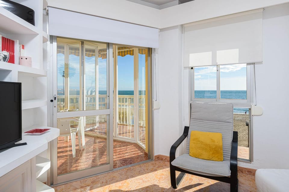 TV and multimedia, View (from property/room), Balcony/Terrace, Living room, Sea view