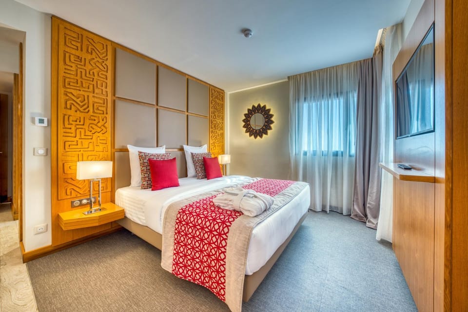 Bed, TV and multimedia, Photo of the whole room, Bedroom, wardrobe